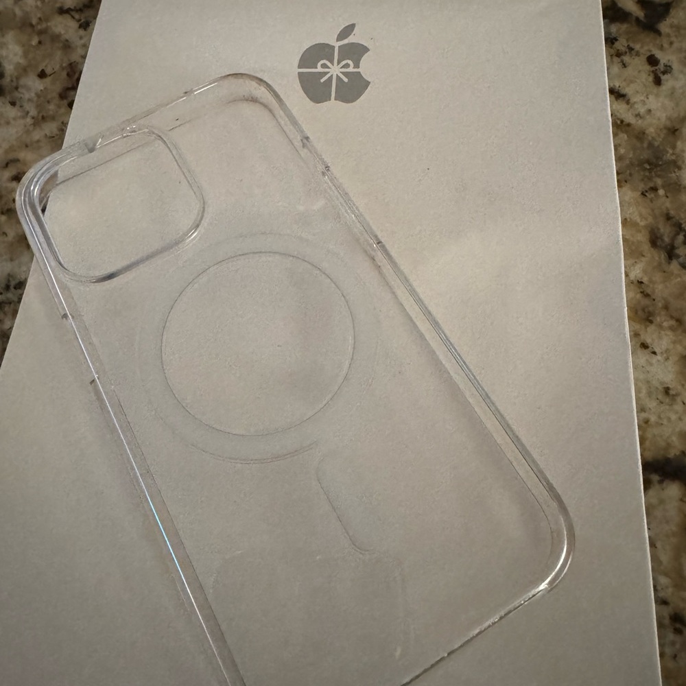 🍏 iPhone 13 Pro apple clear mag safe clear case pre owned🍏